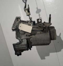 Boite de vitesses PEUGEOT 205 Photo n°1