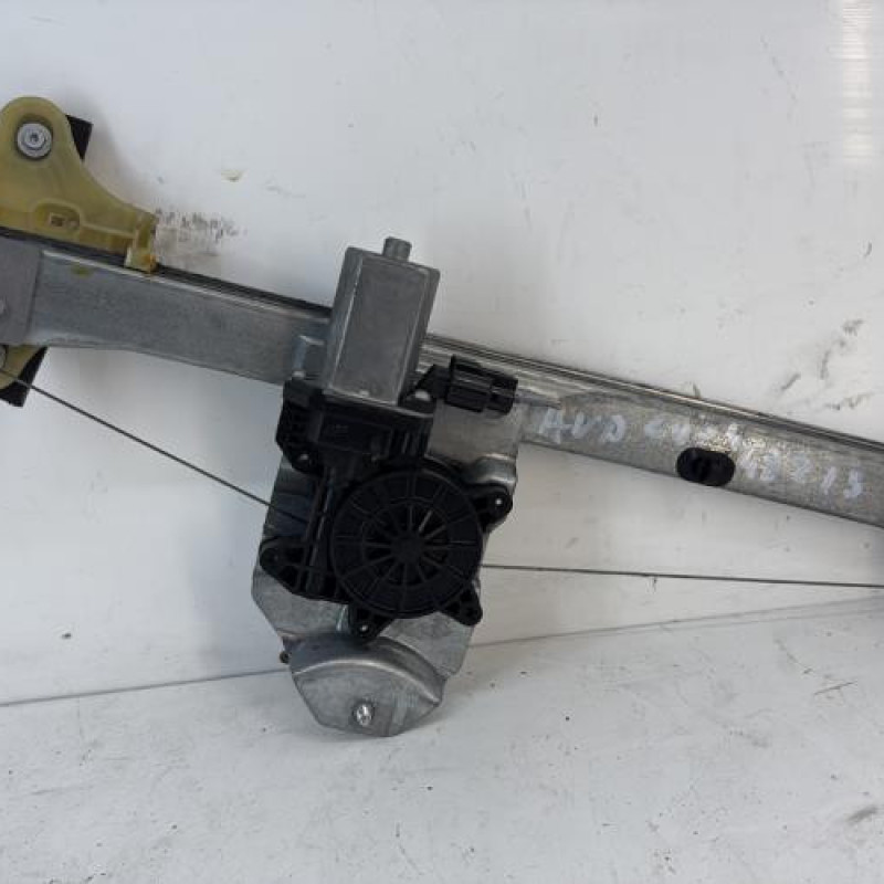 Leve vitre electrique avant droit RENAULT CLIO 4