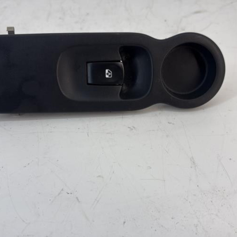 Interrupteur de leve vitre avant droit RENAULT MODUS