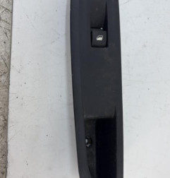 Interrupteur de leve vitre avant droit PEUGEOT 208 2 Photo n°1