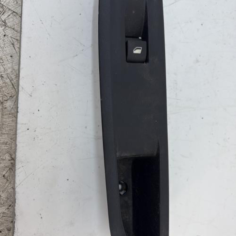 Interrupteur de leve vitre avant droit PEUGEOT 208 2