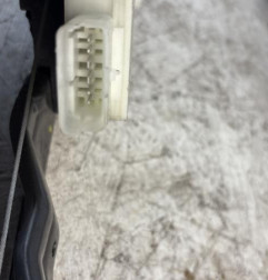 Leve vitre electrique avant gauche PEUGEOT 308 2 SW Photo n°3