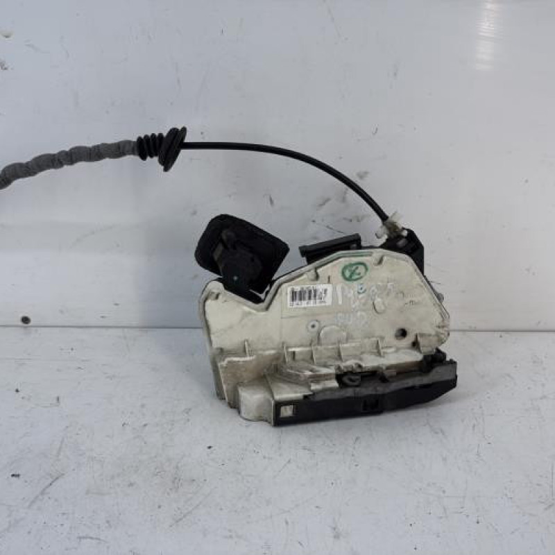 Serrure avant droit VOLKSWAGEN POLO 5