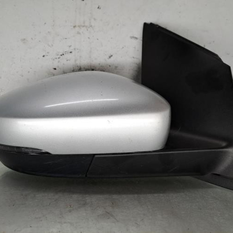 Retroviseur droit VOLKSWAGEN POLO 5