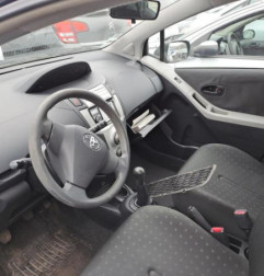 Malle/Hayon arriere TOYOTA YARIS 2 Photo n°8