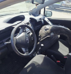 Malle/Hayon arriere TOYOTA YARIS 2 Photo n°8