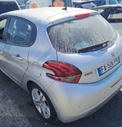 Feu arriere principal gauche (feux) PEUGEOT 208 1 Photo n°8