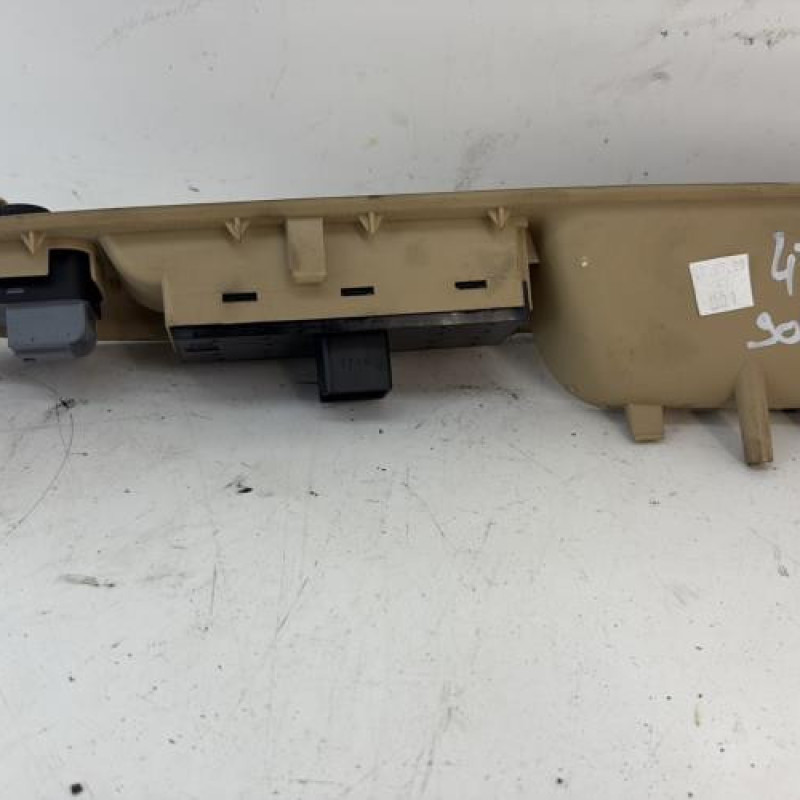 Interrupteur de leve vitre avant gauche VOLKSWAGEN GOLF PLUS