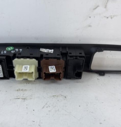 Interrupteur de leve vitre avant gauche RENAULT CAPTUR 1