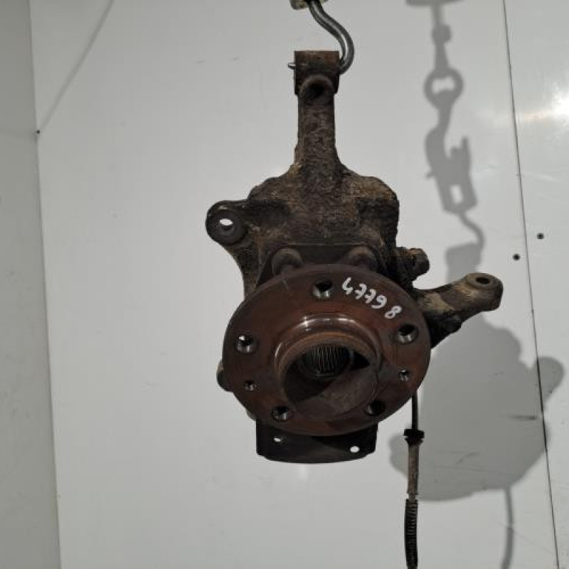 Fusee avant gauche RENAULT TRAFIC 3 COURT