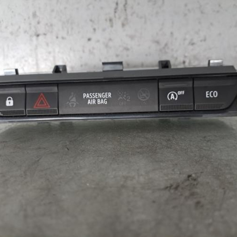 Bouton de warning DACIA JOGGER