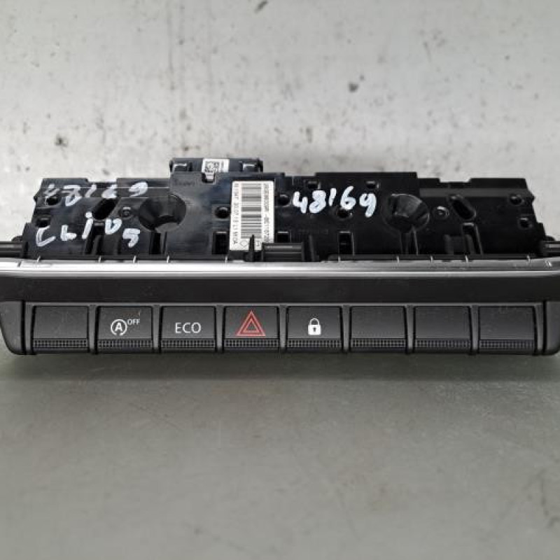 Bouton de warning RENAULT CLIO 5