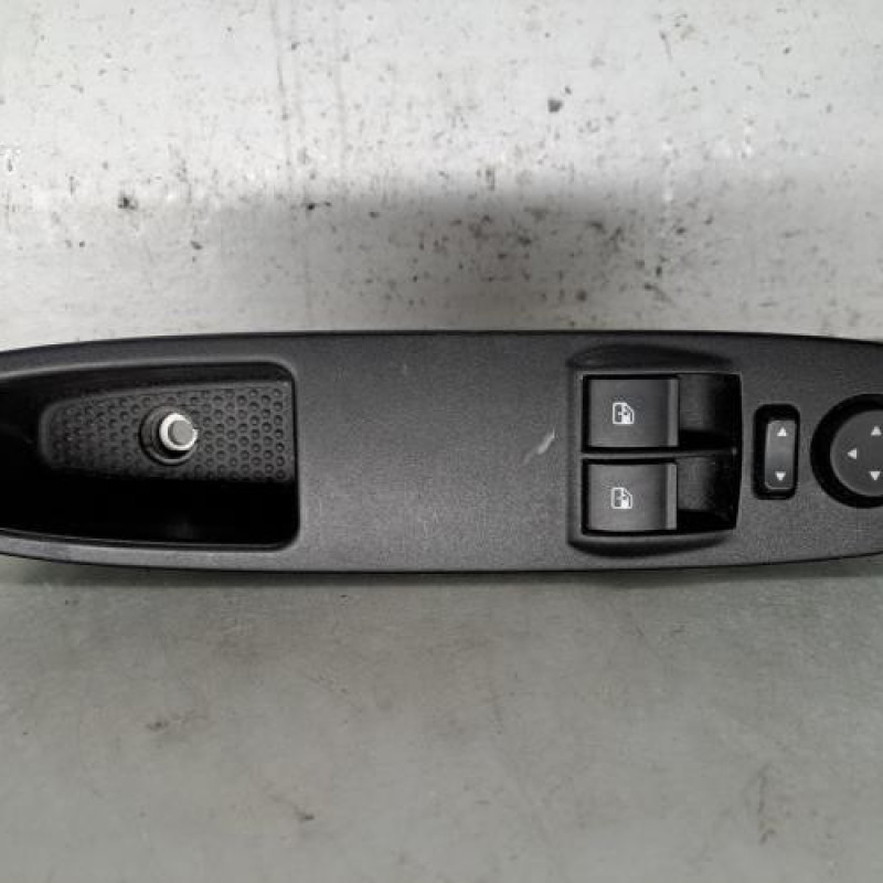 Interrupteur de leve vitre avant gauche FIAT PUNTO EVO 3