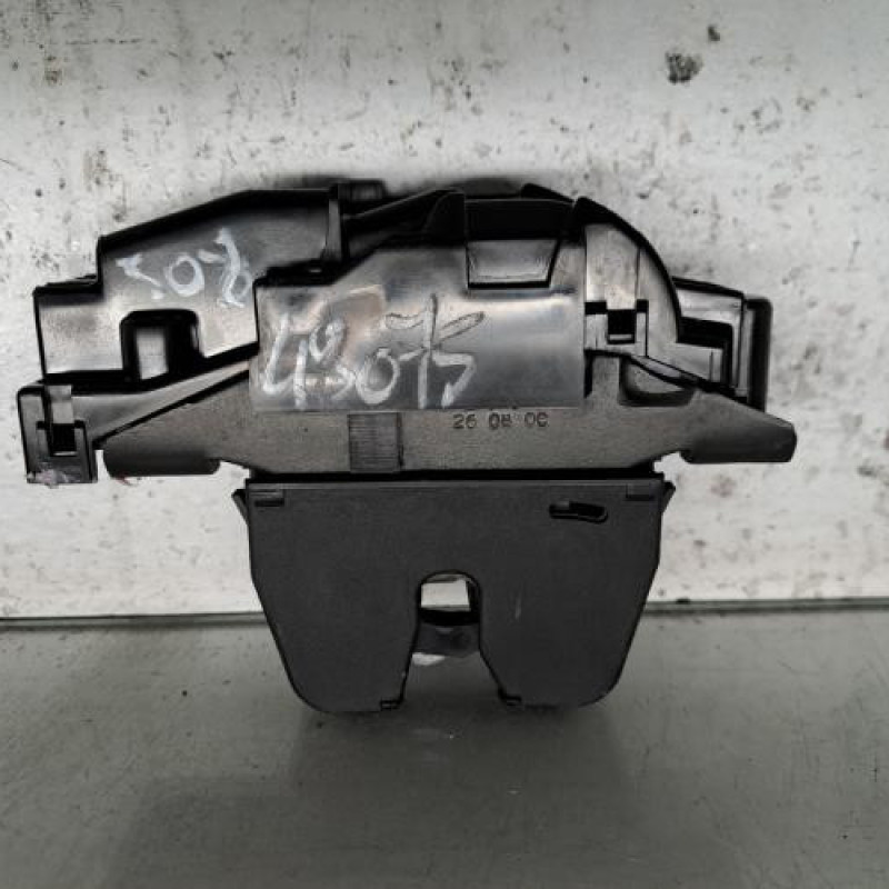 Serrure de hayon PEUGEOT 308 1