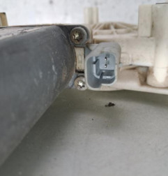 Leve vitre electrique avant droit PEUGEOT 406 Photo n°3