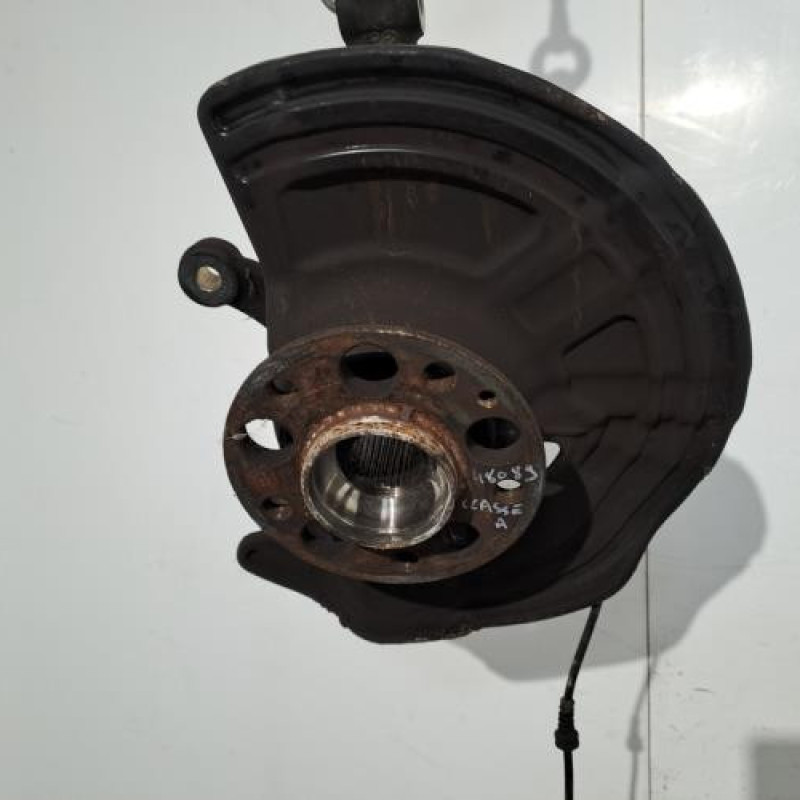 Fusee avant gauche MERCEDES CLASSE A 176