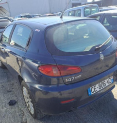 Porte avant droit ALFA ROMEO 147 Photo n°8