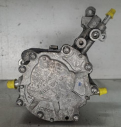 Pompe à vide VOLKSWAGEN GOLF 5 Photo n°1