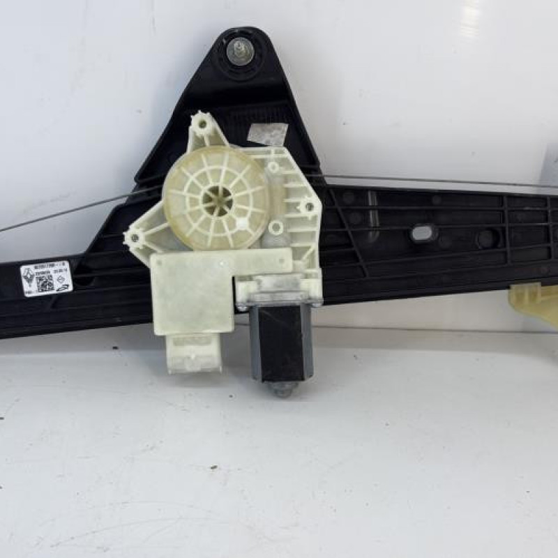 Leve vitre electrique avant droit RENAULT CLIO 5