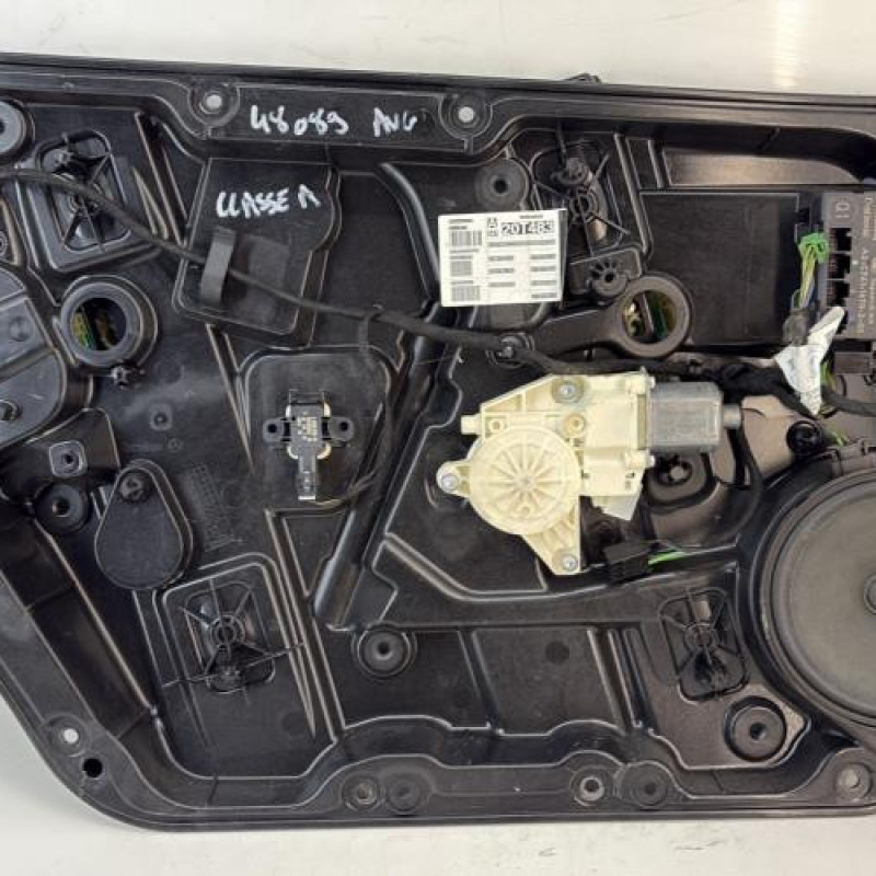 Leve vitre electrique avant gauche MERCEDES CLASSE A 176