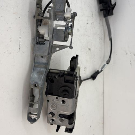 Serrure avant droit PEUGEOT 2008 1