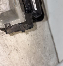 Serrure arriere droit PEUGEOT 208 2 Photo n°3