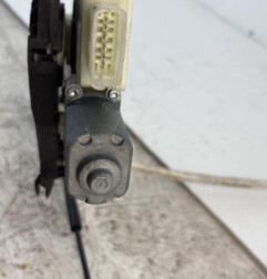 Leve vitre electrique avant droit PEUGEOT 308 2 SW Photo n°3