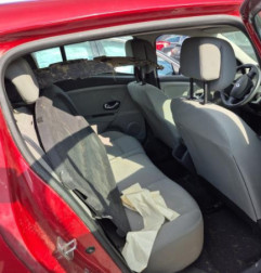 Porte avant droit RENAULT MEGANE 3 Photo n°8