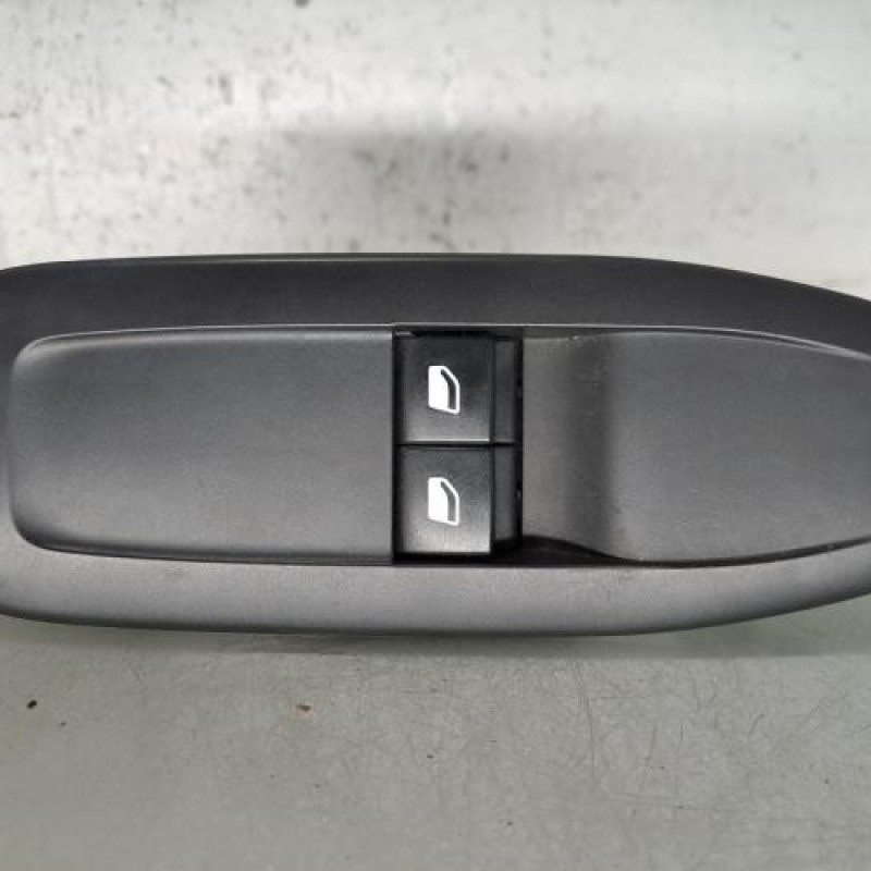 Interrupteur de leve vitre avant gauche PEUGEOT 208 1