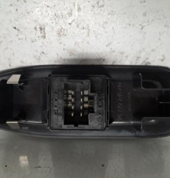 Interrupteur de leve vitre avant gauche PEUGEOT 208 1