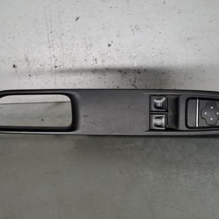 Interrupteur de leve vitre avant gauche RENAULT CLIO 4 Photo n°1