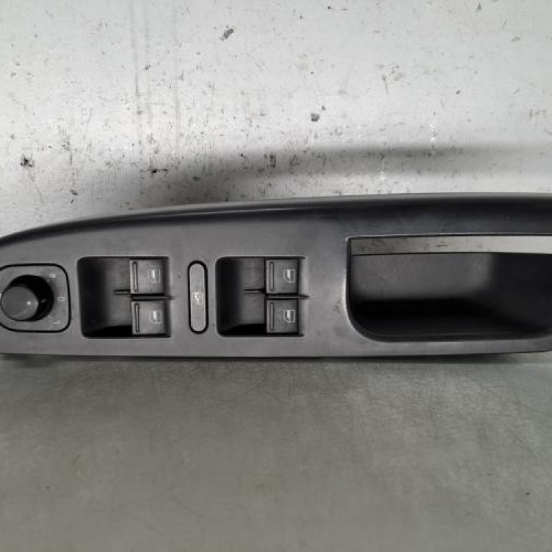 Interrupteur de leve vitre avant gauche VOLKSWAGEN JETTA 3
