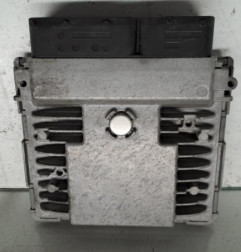 Calculateur moteur AUDI A1 1 Photo n°1
