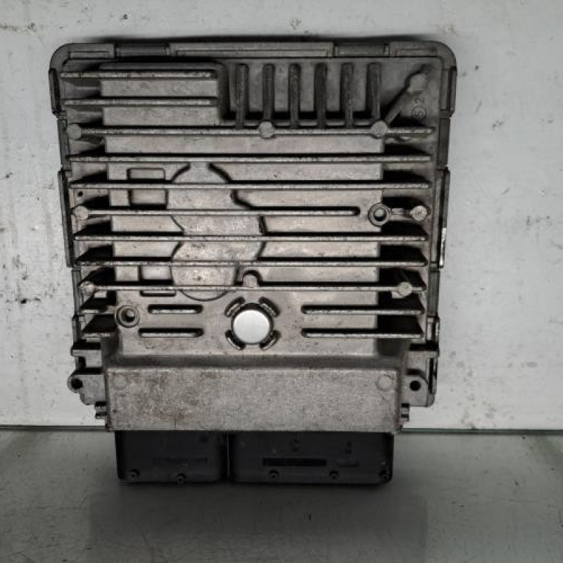 Calculateur moteur SKODA FABIA 2