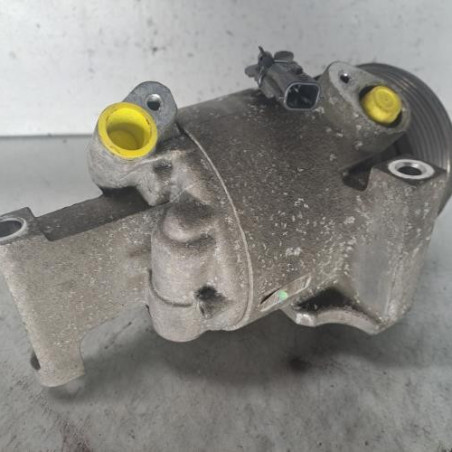 Compresseur clim RENAULT TWINGO 3 Photo n°1