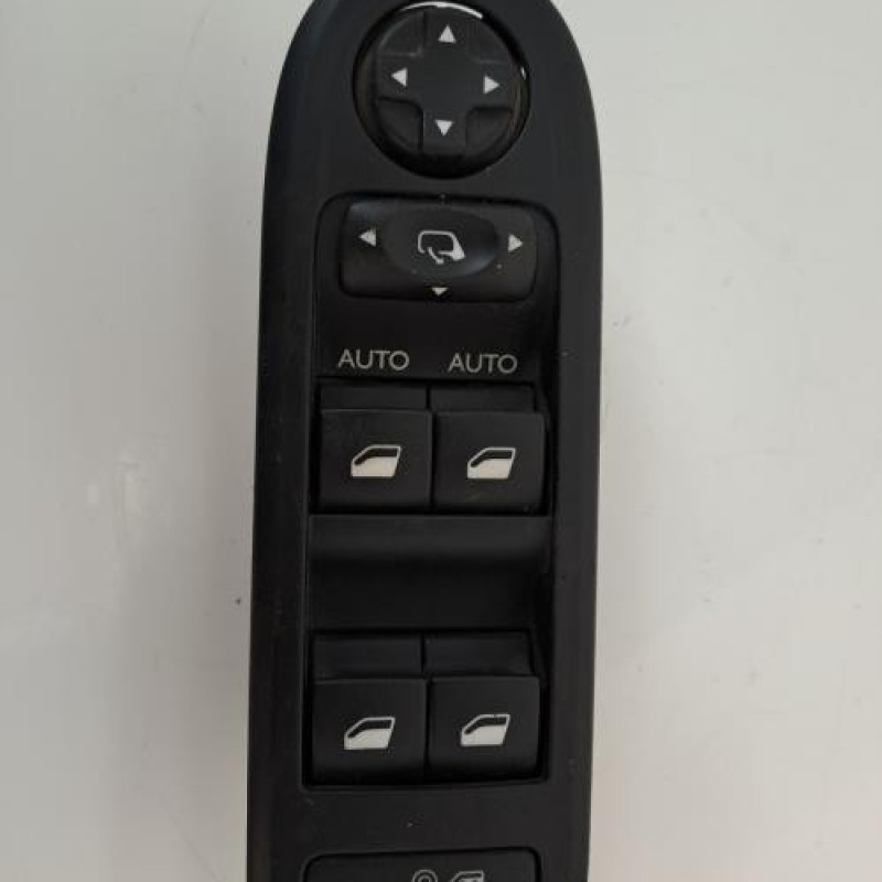 Interrupteur de leve vitre avant gauche CITROEN C3 2