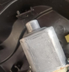 Leve vitre electrique avant droit FORD FIESTA 6 Photo n°4