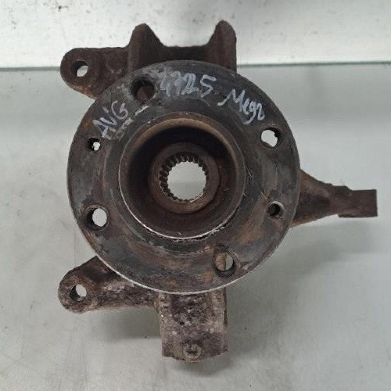 Fusee avant gauche RENAULT MEGANE 2