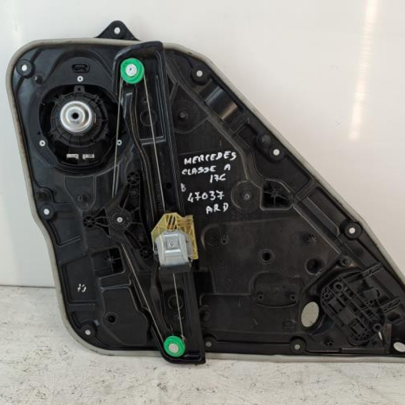 Leve vitre electrique arriere droit MERCEDES CLASSE A 176