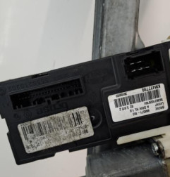 Leve vitre electrique avant gauche RENAULT LAGUNA 3 Photo n°3