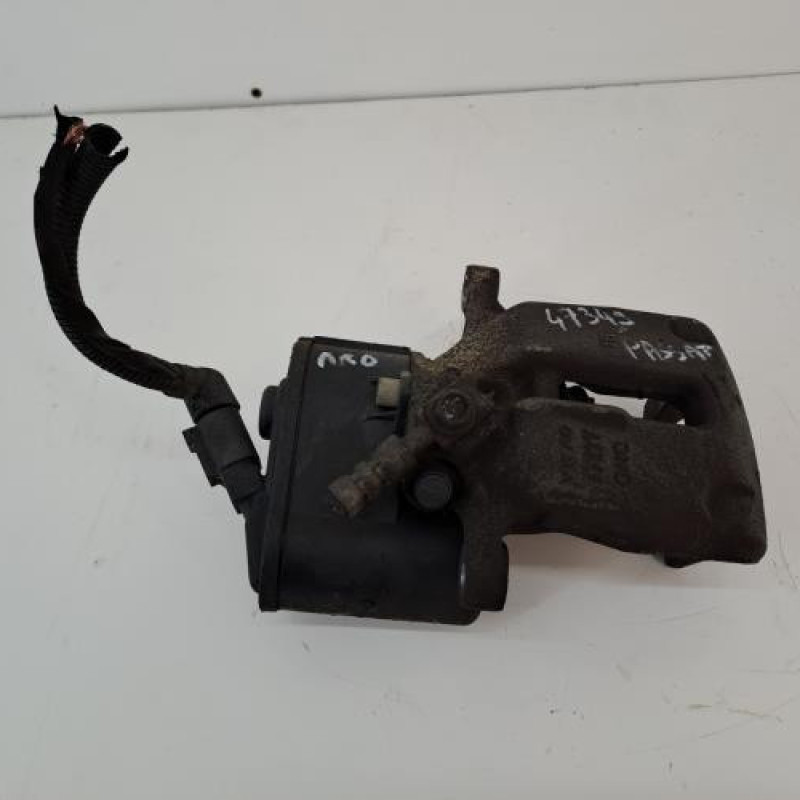 Etrier arriere droit (freinage) VOLKSWAGEN PASSAT 5