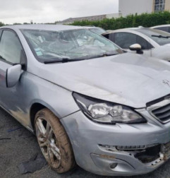 Facade autoradio PEUGEOT 308 2 SW Photo n°4