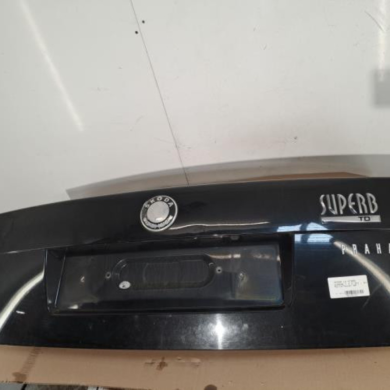 Malle/Hayon arriere SKODA SUPERB 1