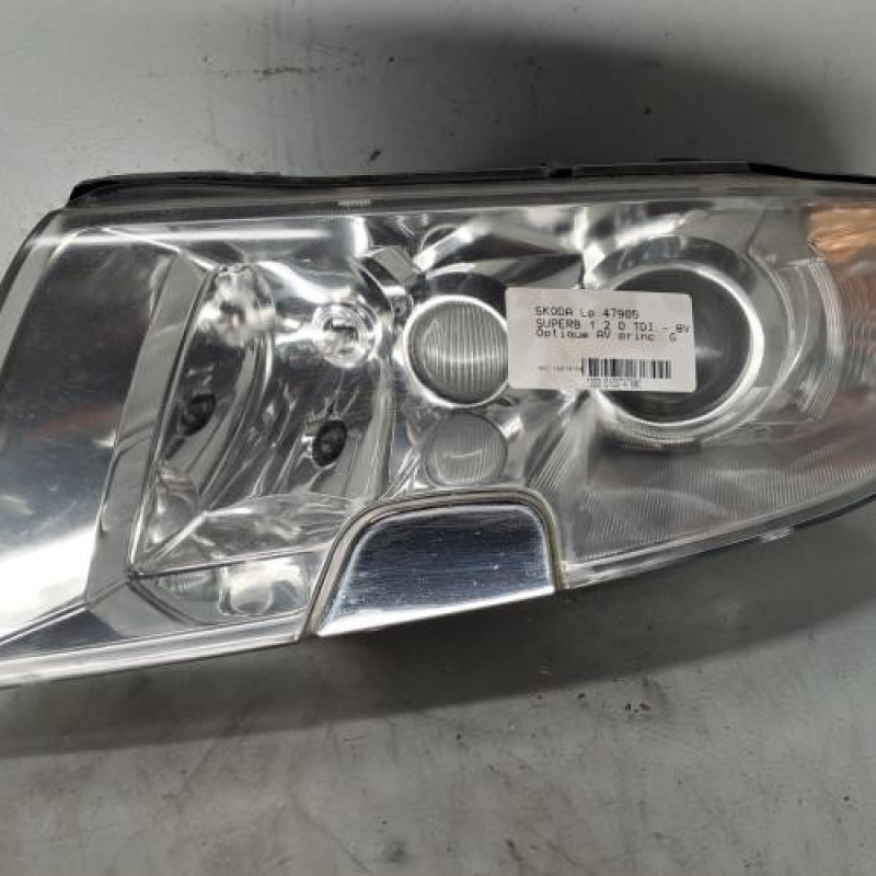 Optique avant principal gauche (feux)(phare) SKODA SUPERB 1