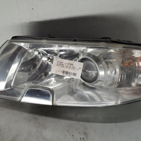 Optique avant principal gauche (feux)(phare) SKODA SUPERB 1