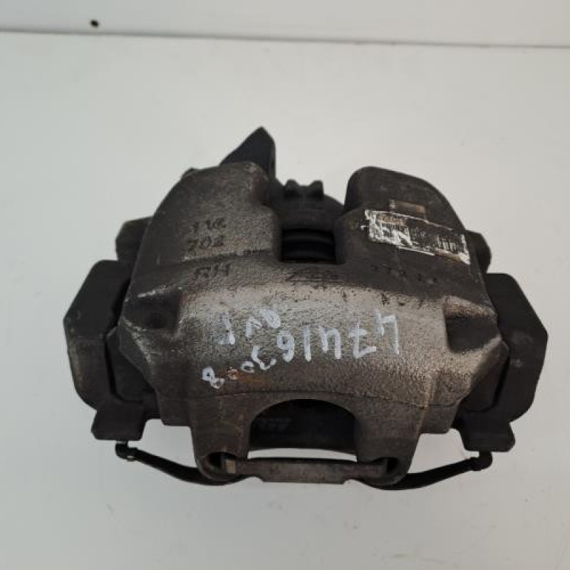 Etrier avant droit (freinage) PEUGEOT 3008 2