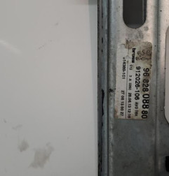 Leve vitre electrique avant droit PEUGEOT 3008 1