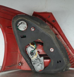 Feu arriere principal droit (feux) TOYOTA YARIS 2 Photo n°3