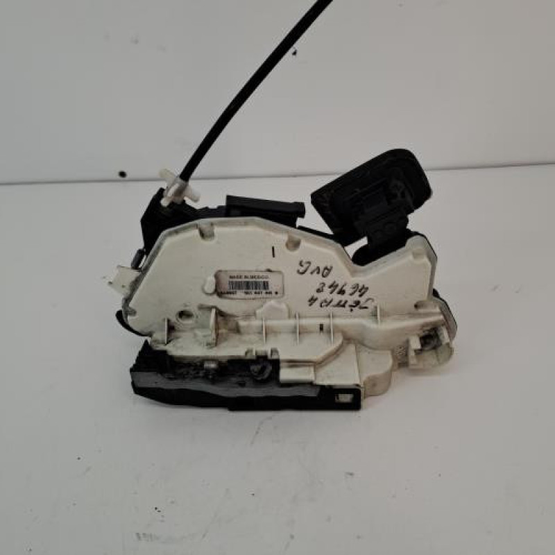 Serrure avant gauche VOLKSWAGEN JETTA 4