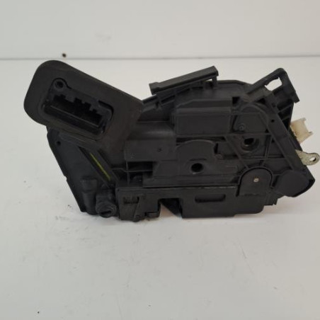 Serrure arriere gauche VOLKSWAGEN JETTA 4